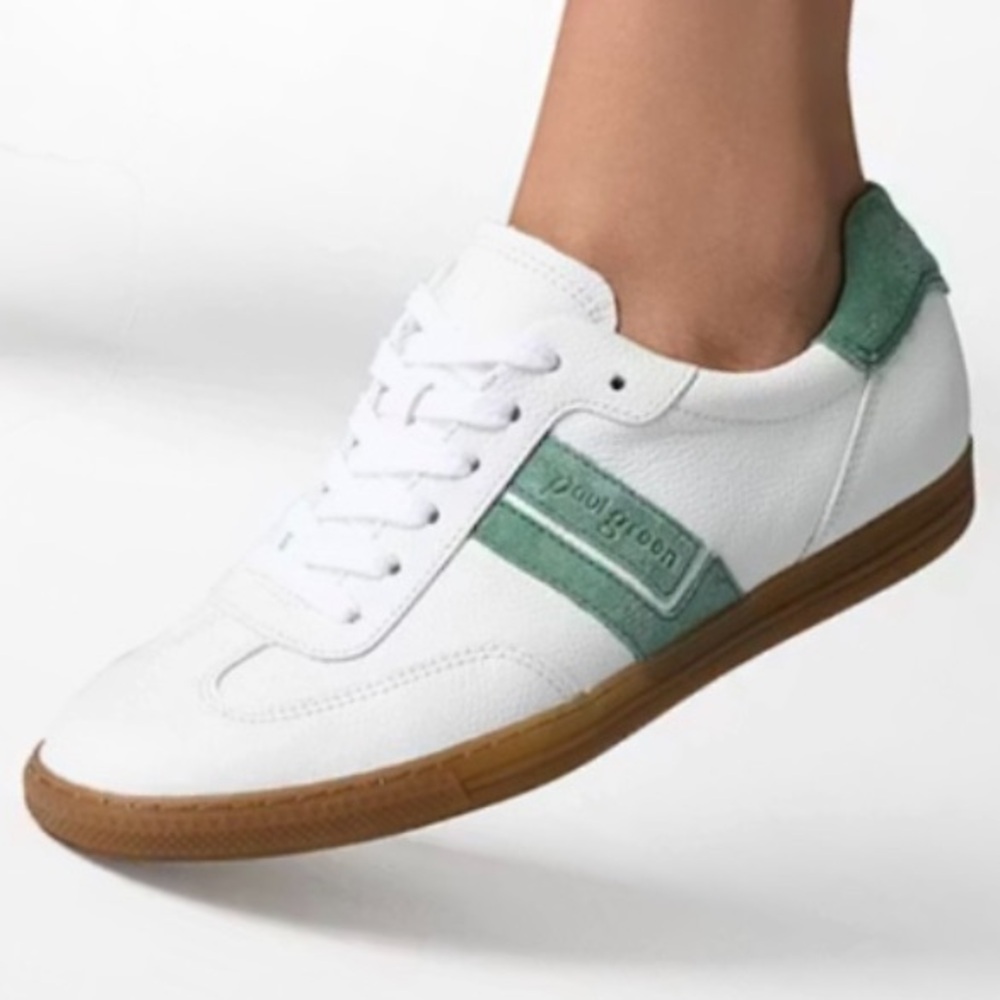 White leather Sneaker. US 7.5   UK 5 Never worn.